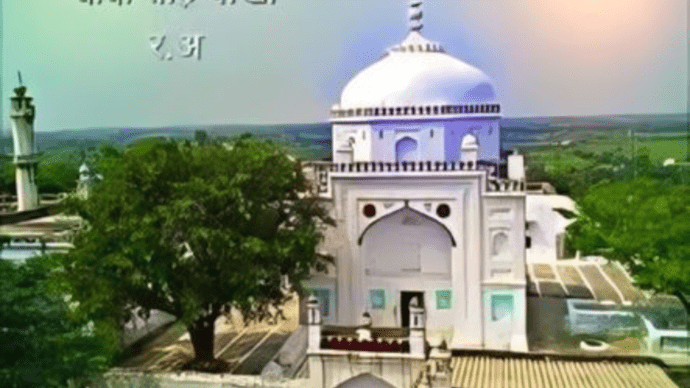 shah chokha dargah