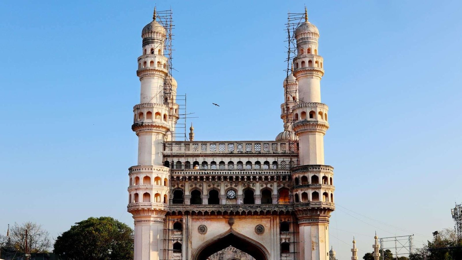 When was Charminar built?